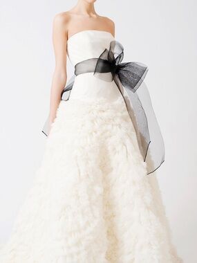 VERA WANG BRIDAL COLLECTION  BLACK HORSE HAIR SASH BELT